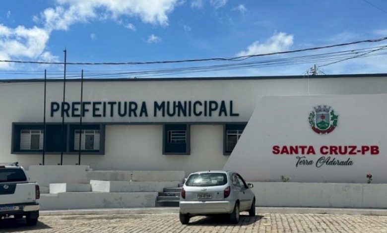 Prefeitura de Santa Cruz realiza pagamento do rateio do FUNDEF de 2002-2006 aos profissionais do magistério